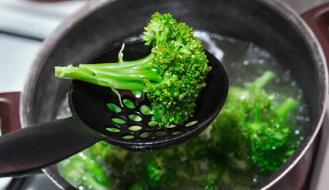 El truco para obtener un brócoli suave y sin sabor amargo. El truco para obtener un brócoli suave y sin sabor amargo.