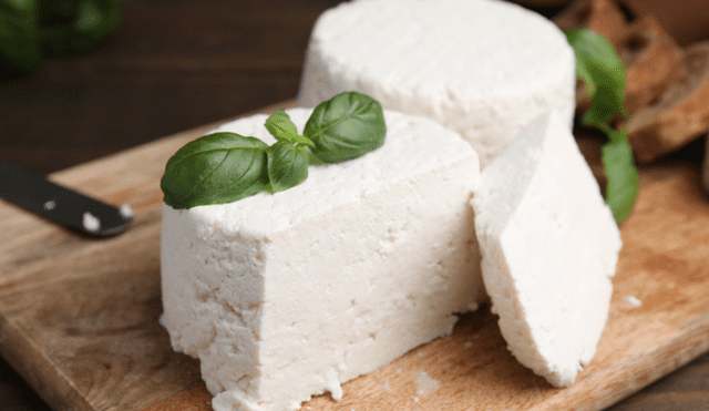 Queso fresco con tres ingredientes. Queso fresco con tres ingredientes.
