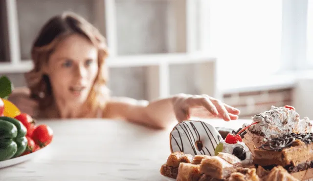 ¿Quieres comer algo dulce por la noche? Esta podría ser la razón. Fuente: Shutterstock.