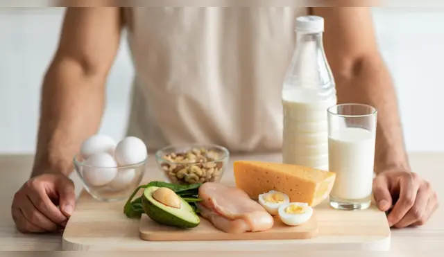Alimentos como seitán, salmón y papa blanca son recomendados para maximizar resultados. Fuente: Shutterstock.
