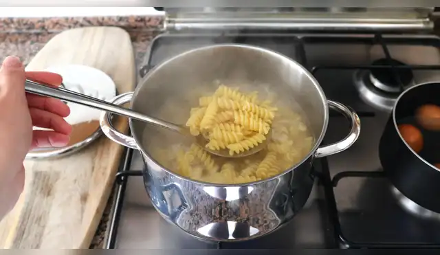 La forma más eficiente de hervir pasta, según un ingeniero. La forma más eficiente de hervir pasta, según un ingeniero.