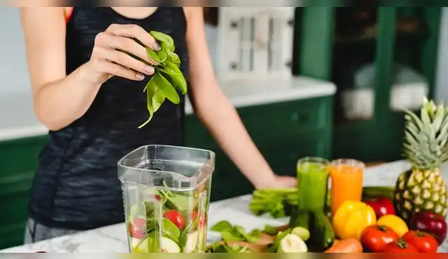 Alimentos saludables y opciones de hidratación son claves para recuperar la energía tras una mala noche. Fuente: Shutterstock. Alimentos saludables y opciones de hidratación son claves para recuperar la energía tras una mala noche. Fuente: Shutterstock.