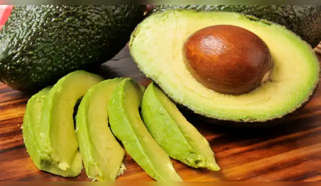 La palta empieza a oxidarse minutos después de abrirla si no se conserva correctamente. La palta empieza a oxidarse minutos después de abrirla si no se conserva correctamente.