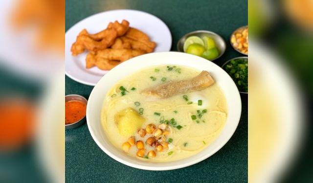 Uno de los caldos de gallina más famosos de Lima, ahora en la comodidad de tu casa.   