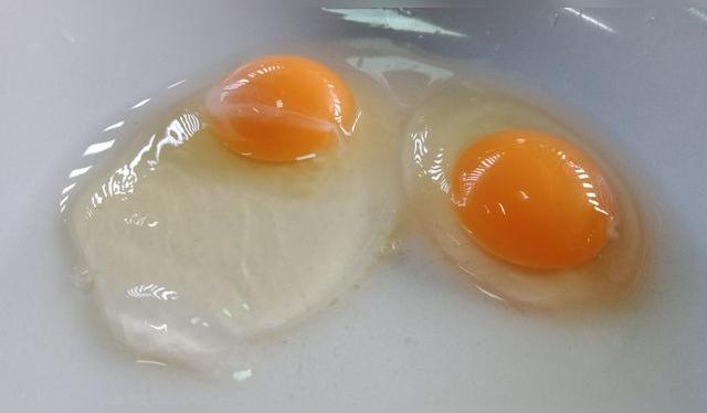 Claras y yemas muy bien definidas. Así son los huevos frescos.   