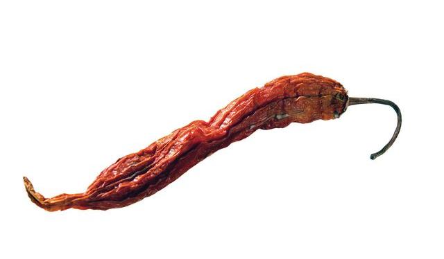 El mirasol es el ají amarillo secado al sol, de ahí su nombre. El mirasol es el ají amarillo secado al sol, de ahí su nombre.