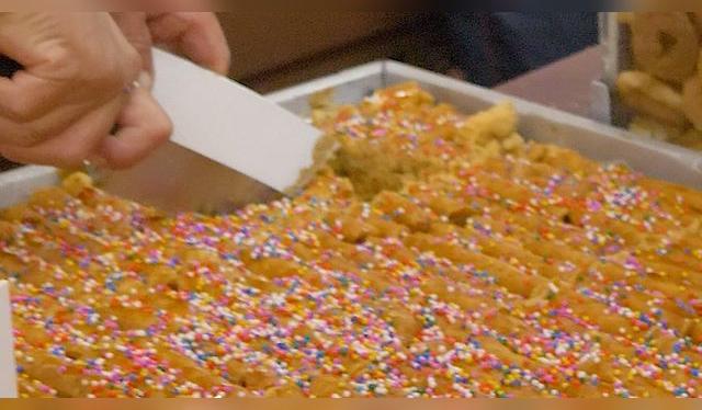 Un turrón tradicional, bien hecho y a buen precio... pero podría tener más caramelos.   