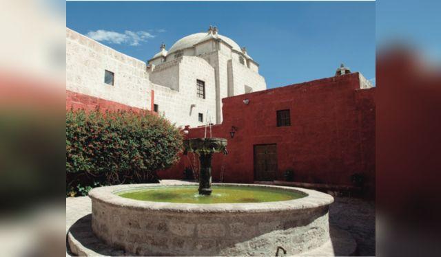 Los conventos fueron los espacios de creación repostera por excelencia, y hasta hoy son claves para la preservación de nuestros más ricos dulces. En la imagen, el de Santa Catalina, en Arequipa.   
