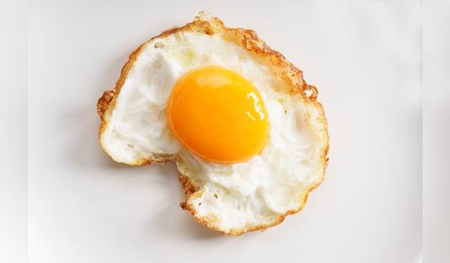 Base y bordes crujientes requieren aceite a alta temperatura.   