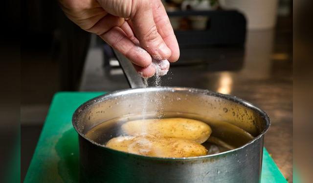 Con sal y agua desde cero: ¿por qué lo hacemos así?   