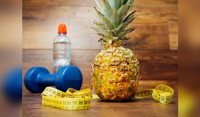 Por sus cualidades diuréticas y ser baja en calorías, la piña es muy buena para controlar el peso.    