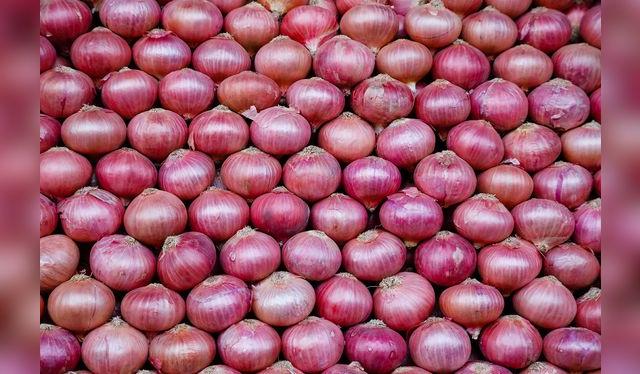 Cebollas sanas, bonitas, sin golpes ni raspones: así debes escogerlas para reducir su efecto lacrimógeno.    