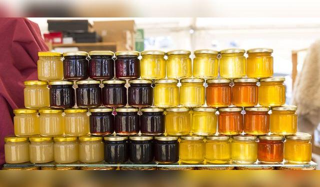 El color de la miel depende de la floración de la que proviene y nos indica cuáles son sus propiedades.<br> El color de la miel depende de la floración de la que proviene y nos indica cuáles son sus propiedades.<br>