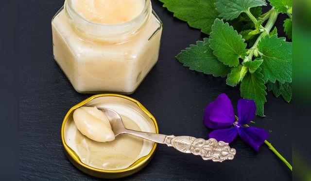 Miel batida. Este tratamiento le da una textura muy agradanble a la miel. Miel batida. Este tratamiento le da una textura muy agradanble a la miel.