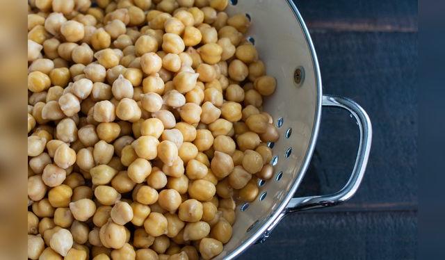 Las legumbres se cocinan mejor con un poquito de bicarbonato. Las legumbres se cocinan mejor con un poquito de bicarbonato.