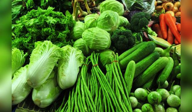 Muchas verduras verdes ganan intensidad de color con la ayuda del bicarbonato. Muchas verduras verdes ganan intensidad de color con la ayuda del bicarbonato.