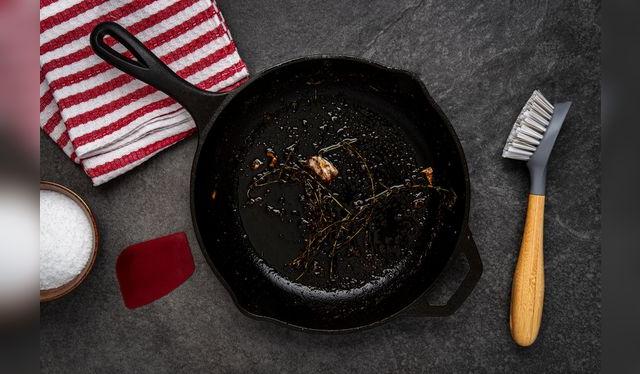 Las ollas no eternas, aunque lo parezcan. Limpiarlas correctamente prolongará su vida útil y evitará problemas de salud.   