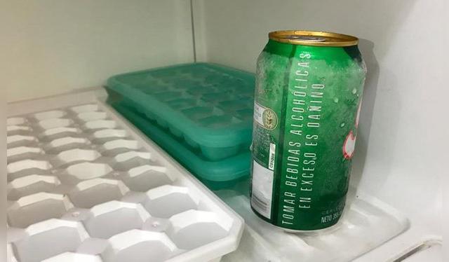 La bebida mojada en el congelador es la primera opción. La película de hielo que se formará será un abrazo frío para tu bebida. La bebida mojada en el congelador es la primera opción. La película de hielo que se formará será un abrazo frío para tu bebida.