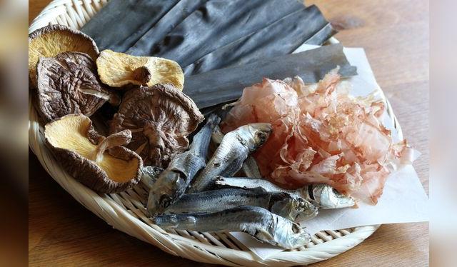 En la cultura japonesa hay muchos productos ricos en glutamato, como el pescado seco y el hongo shitake; el secreto del sabor.   