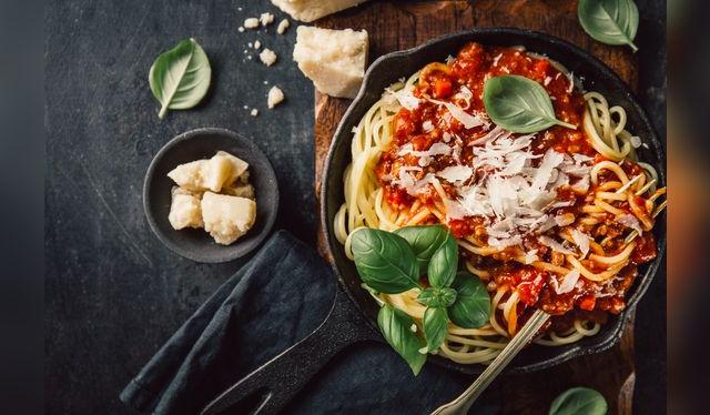 El MSG también se en alimentos de forma natural, sobre todo en el tomate y el queso: eso explica porqué todos aman la pasta. Puro umami.    