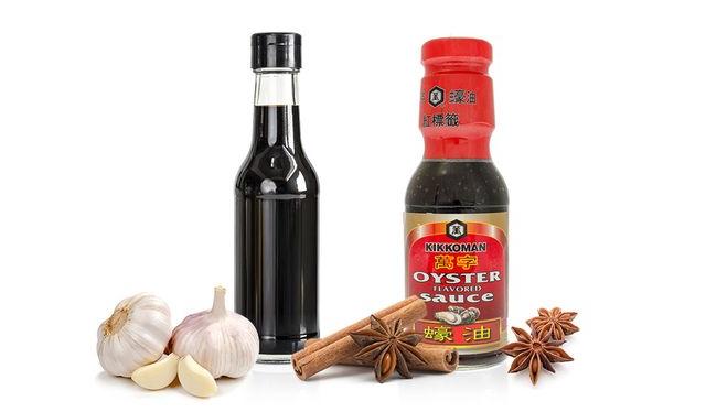 Ajo, sillao, canela china (mejor si ya viene en polvo), anís estrella y salsa de ostión. Ajo, sillao, canela china (mejor si ya viene en polvo), anís estrella y salsa de ostión.