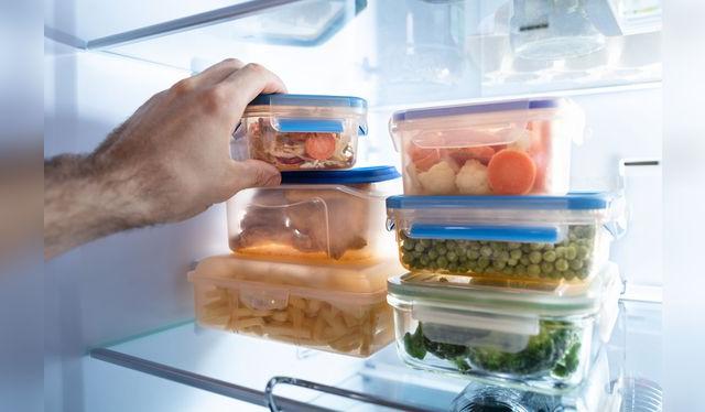 Cualquier comida que guardes en el refrigerador deberás consumirla antes de los 4 días. Cualquier comida que guardes en el refrigerador deberás consumirla antes de los 4 días.