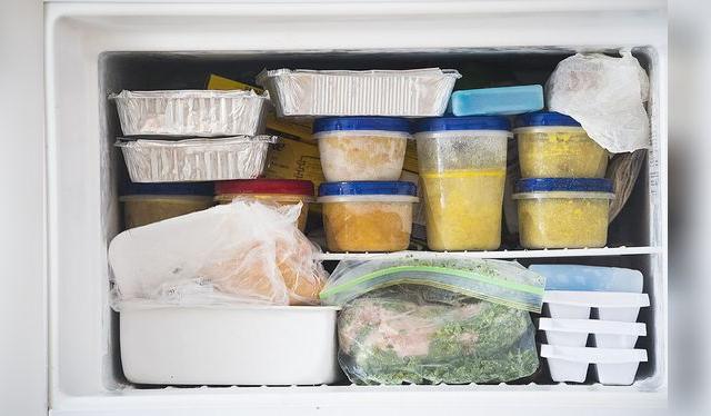 Una comida bien congelada puede durar meses. Se recomienda colocarles una fecha para saber cuándo ingresó. Una comida bien congelada puede durar meses. Se recomienda colocarles una fecha para saber cuándo ingresó.