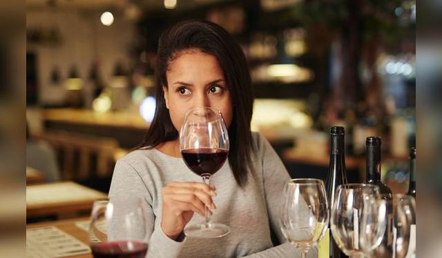 Hay que abrir nuevos caminos para que se den cambios en los hábitos del consumidor de vinos. La botella aún tiene una posición de privilegio, pero eso podría cambiar.   