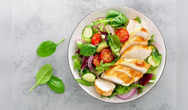 El pollo es una fuente saludable de nutrientes. No hay que satanizarlo.    