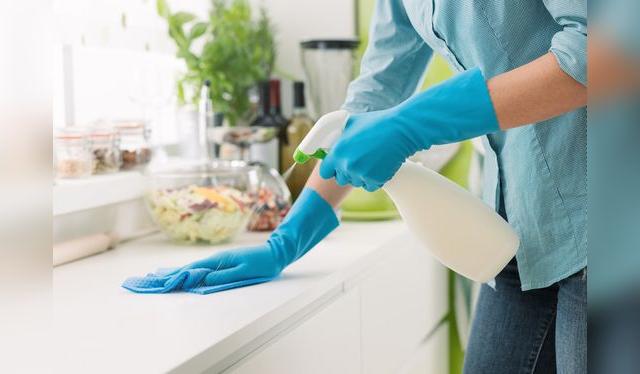 La higiene es clave. Hay que lavar bien pero también desinfectar, con una mezcla de cloro y agua.    