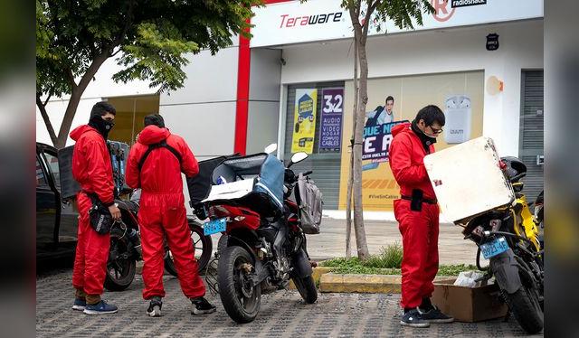 Los repartidores de alimentos deben cumplir un protocolo sanitario riguroso. Exige seguridad.   