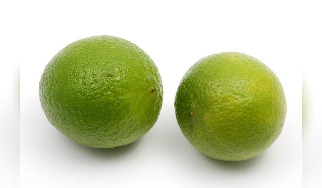 El limón sutil aporta una acidez intensa.   