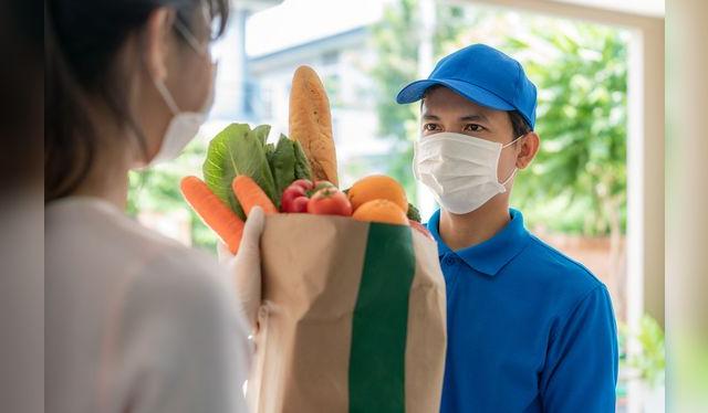 Exige protocolos claros: uso de mascarillas y distancia.   