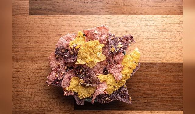 Texturas de Maíz: un plato servido en el menú degustación de MIL en el 2020. <strong>Foto: Gustavo Vivanco.</strong>   