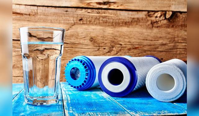 Necesitas agua filtrada, para evitar malos sabores y minerales.    