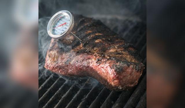 El termómetro es un implemento muy útil para alcanzar los puntos de cocción; pero muy pocos lo usan o lo tienen.   