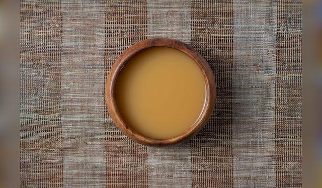 Chicha de jora: una bebida que hecha con maíz germinado, típica de cocinas como la piurana y de las zonas andinas. Chicha de jora: una bebida que hecha con maíz germinado, típica de cocinas como la piurana y de las zonas andinas.