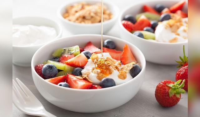 Esa miel que le agregas a tu ensalada no es tan saludable como lo creías. Esa miel que le agregas a tu ensalada no es tan saludable como lo creías.