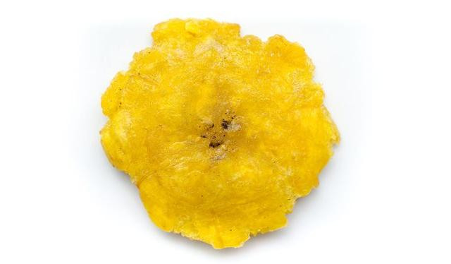 Así queda un patacón visto desde arriba. Crocante y saladito.   