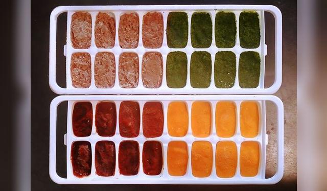 Es importante disponer los aderezos en orden porque así es más fácil identificarlos una vez congelados.</div>   