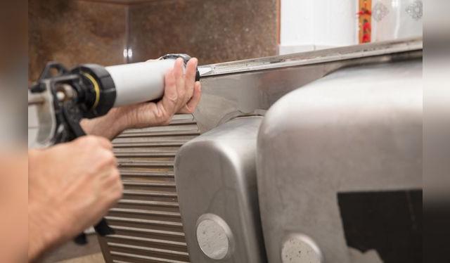 Instalar correctamente el lavadero es clave para evitar futuros problemas.    