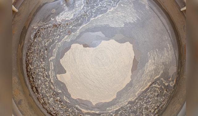 Este sarro daña los equipos de cocina y además, pueden ser dañinos para la salud.    