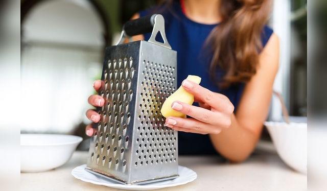 El gingerol es la sustancia del jengibre con propiedades medicinales . El gingerol es la sustancia del jengibre con propiedades medicinales .