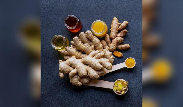 El kion y la cúrcuma actúan en conjunto para curar heridas. El kion y la cúrcuma actúan en conjunto para curar heridas.