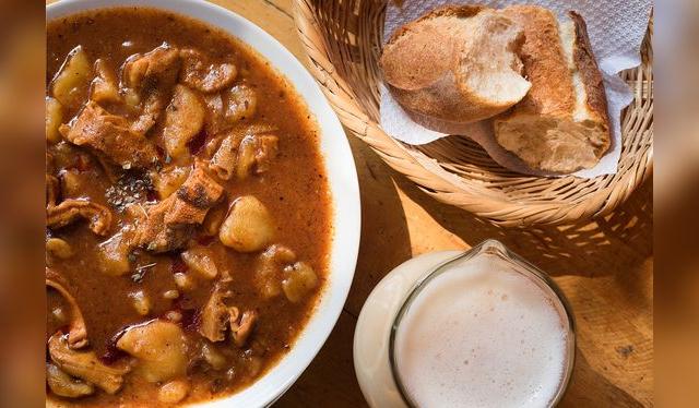 El adobo tacneño y arequipeño lleva entre sus ingredientes orégano.   