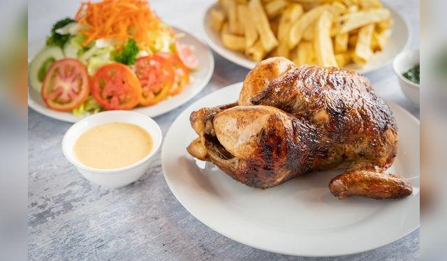 El pollo a la brasa es clave en la historia del ave más consumida por los peruanos. El pollo a la brasa es clave en la historia del ave más consumida por los peruanos.