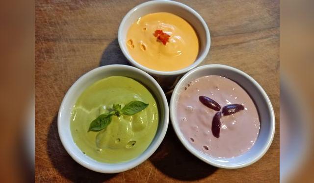 Es importante ir de a pocos para no perder la textura cremosa de la mayonesa.   