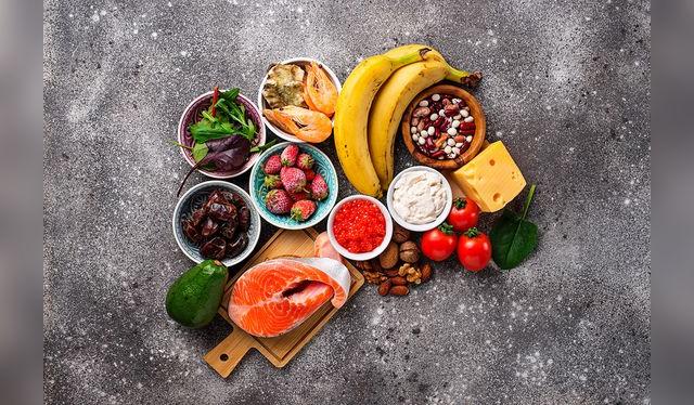 Una dieta balanceada, rica en omega 3 y aminoácidos esenciales. Una dieta balanceada, rica en omega 3 y aminoácidos esenciales.