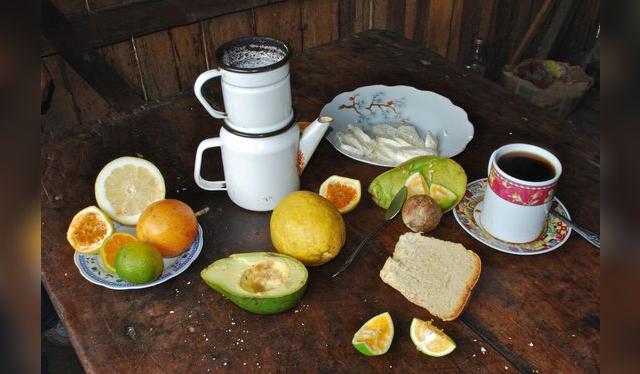Frutas, café y quesos no pueden faltar en el desayuno de la zona central peruana. Frutas, café y quesos no pueden faltar en el desayuno de la zona central peruana.