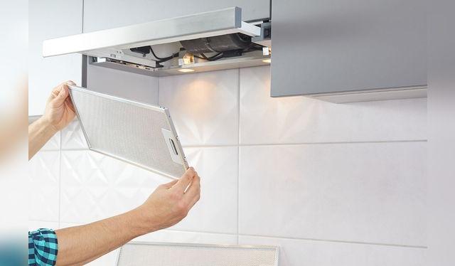 No olvides limpiar el interior, donde también se acumula la grasa y la suciedad.    